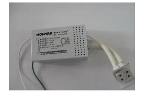 LED灯为什么会越用越暗?为什么会闪烁?